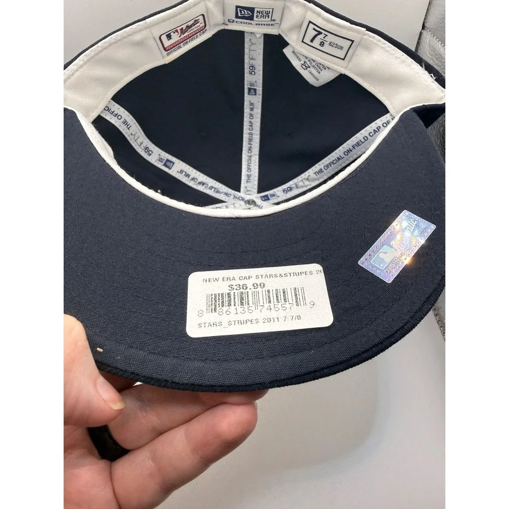 New Era 59FIFTY Los Angeles Dodgers Stars and Stripes 2011 Fitted Hat 7 7/8 Navy